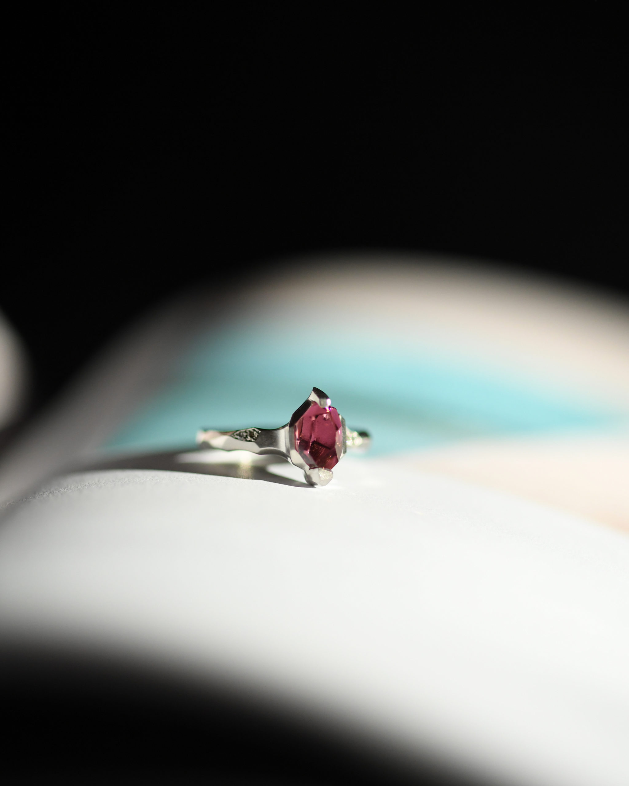 Pt900 Pink Tourmaline Ring / プラチナ900にピンクトルマリンを留めた指輪