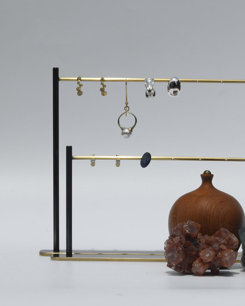 earring stand