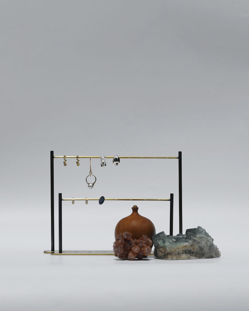 earring stand